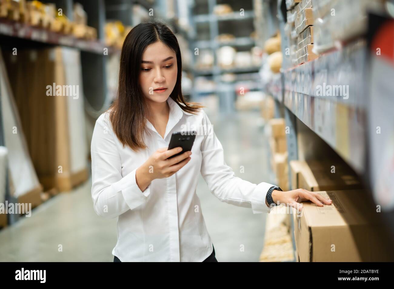 Female korean factory worker hi-res stock photography and images - Alamy