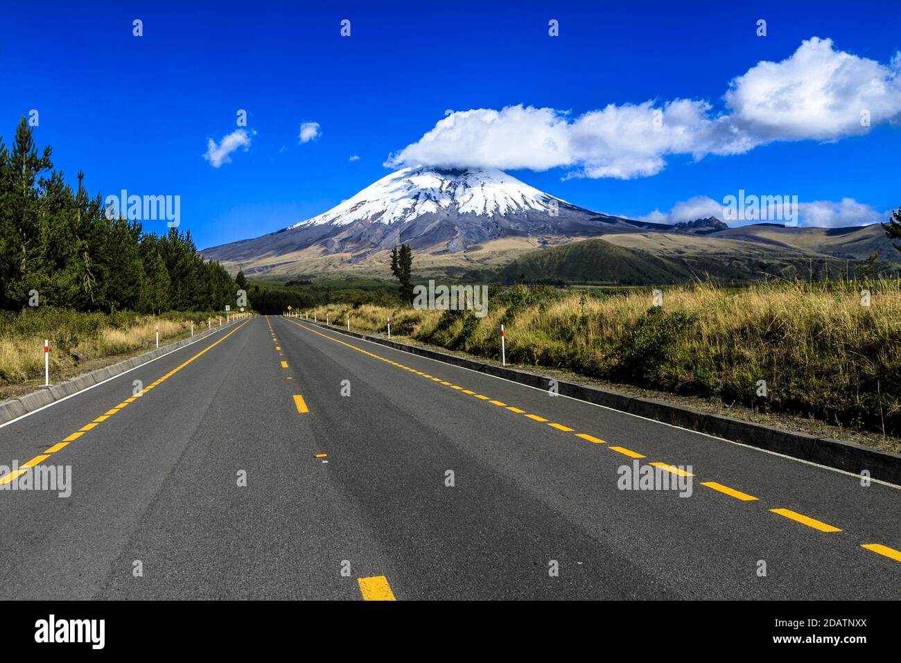 Mount cotopaxi in ecuador hi-res stock photography and images - Alamy