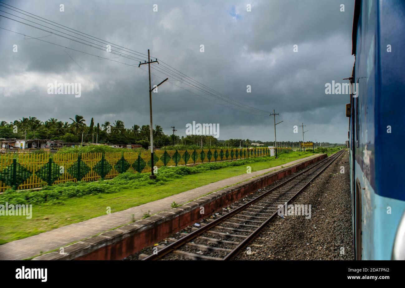Train track side view hires stock photography and images Alamy
