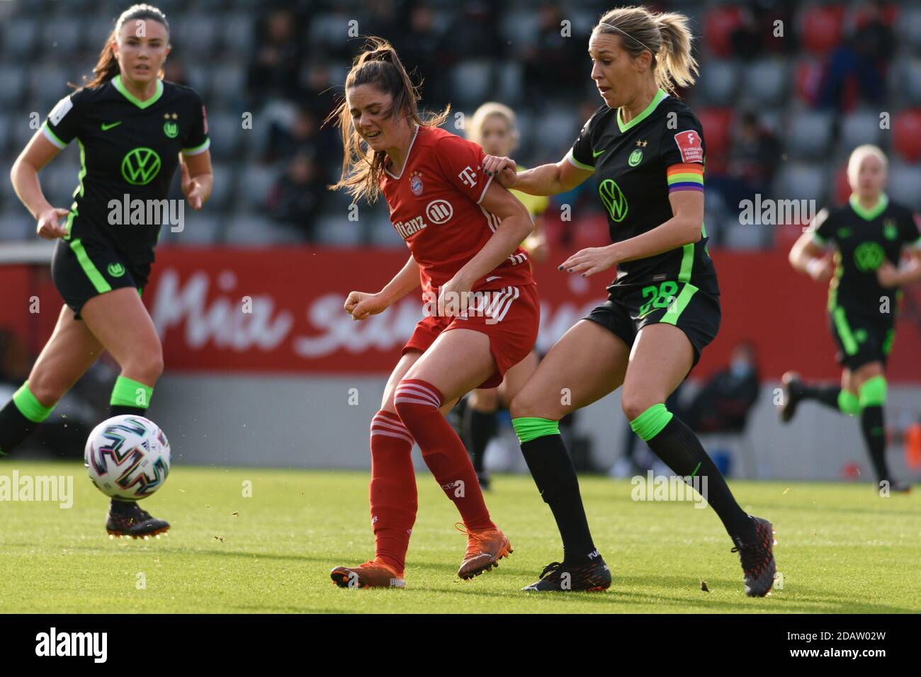 Sarah Zadrazil (#25 FC Bayern Munich) and Lena Goeßling (#28 VfL Wolfsburg)  during the Frauen Bundesliga match between FC Bayern Munich and VfL  Wolfsburg. Sven Beyrich/SPP Stock Photo - Alamy