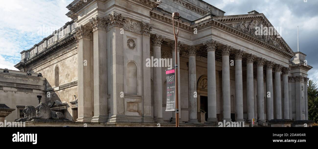 CAMBRIDGE, UK - 03.11.2020:  Panorama view of the Portico and front facade of the Fitzwilliam Museum Stock Photo