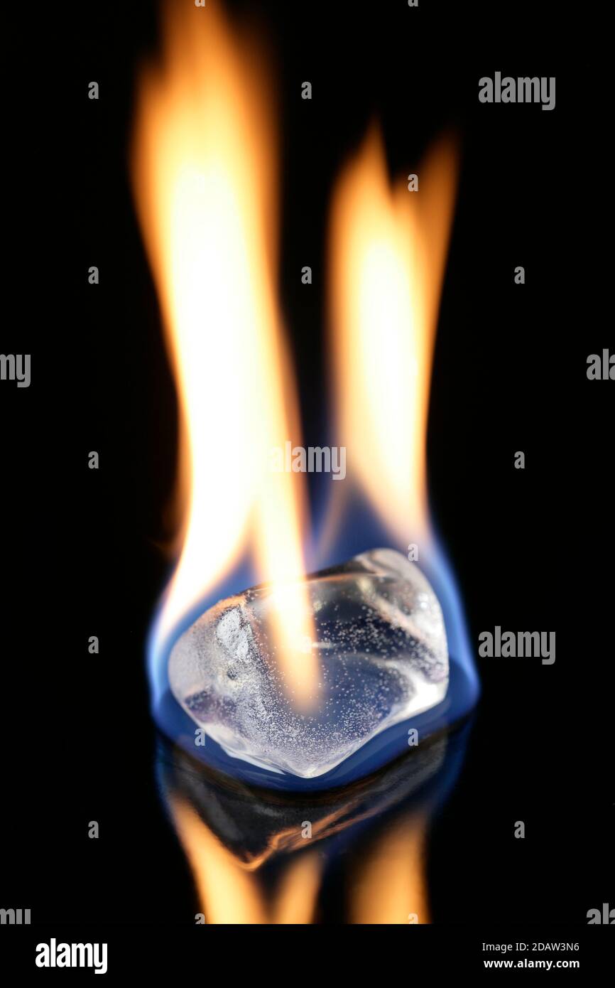 Caldo ghiaccio hires stock photography and images Alamy