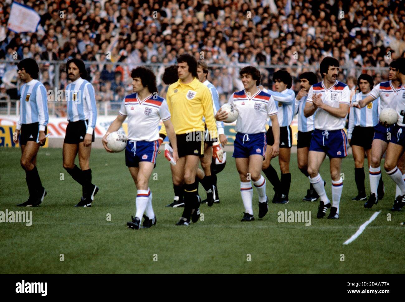 File photo dated 13-05-1980 The England's (left-right) Kevin Keegan, Ray Clemence, Kenny Sansom and David Johnson walk onto the pitch at Wembley for the friendly against World Champions Argentina. Stock Photo