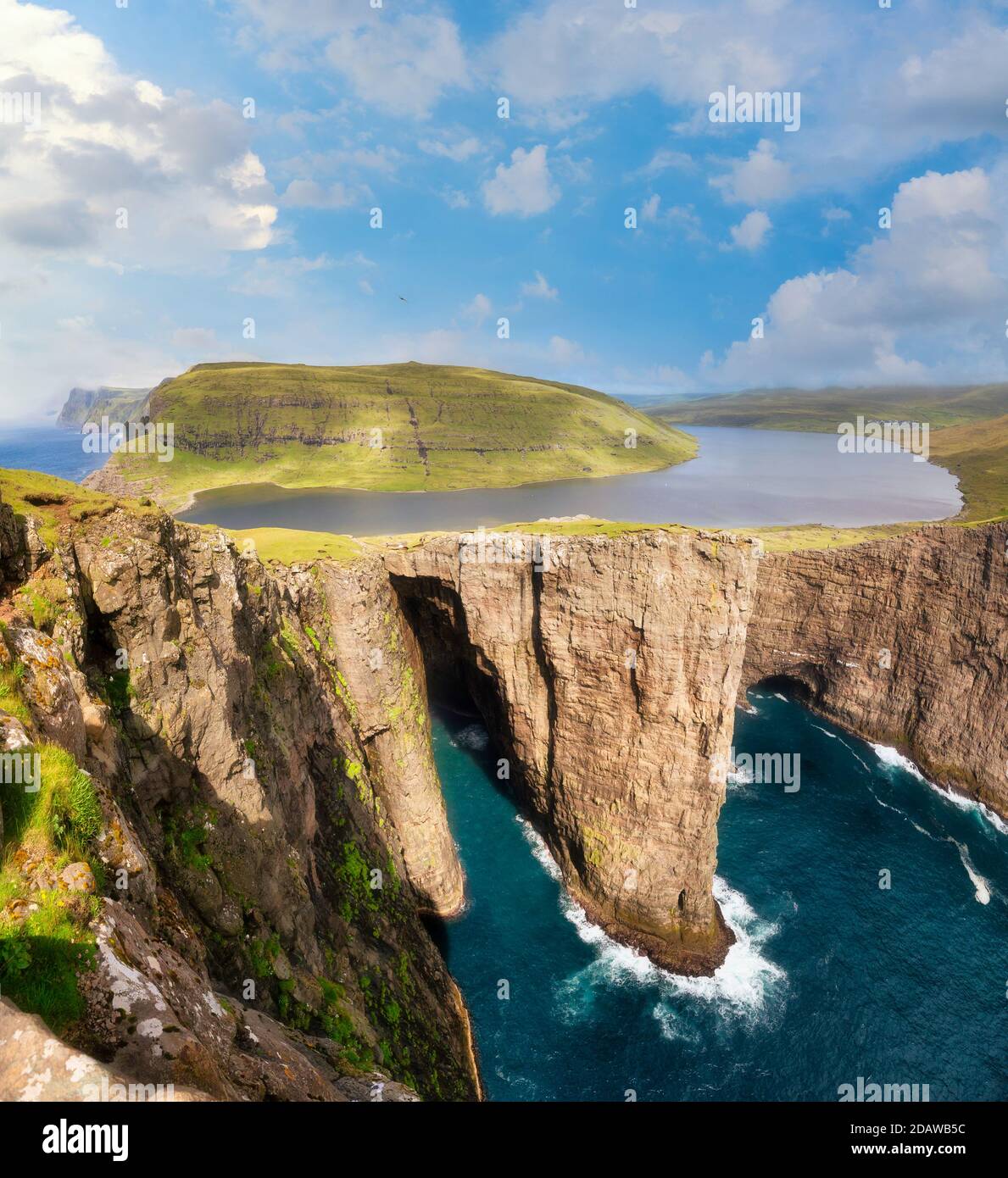 Leitisvatn Sorvagsvatn lake over the Atlantic Ocean, Faroe Islands Stock Photo