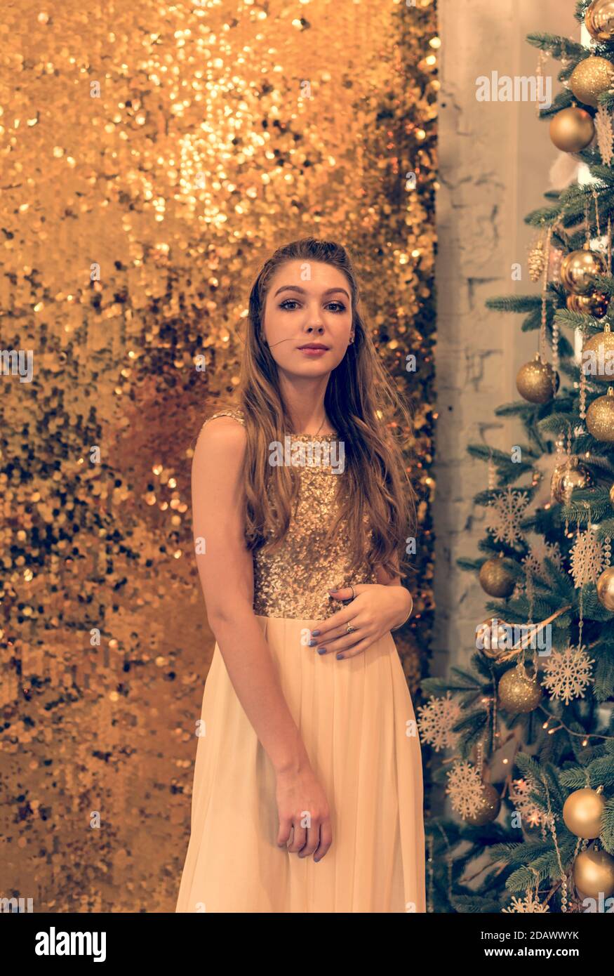 Gold Sexy Sequins Suspenders Dress Shiny Evening Dress Luxurious Minority High -end Party Little Ritual Long Dresses