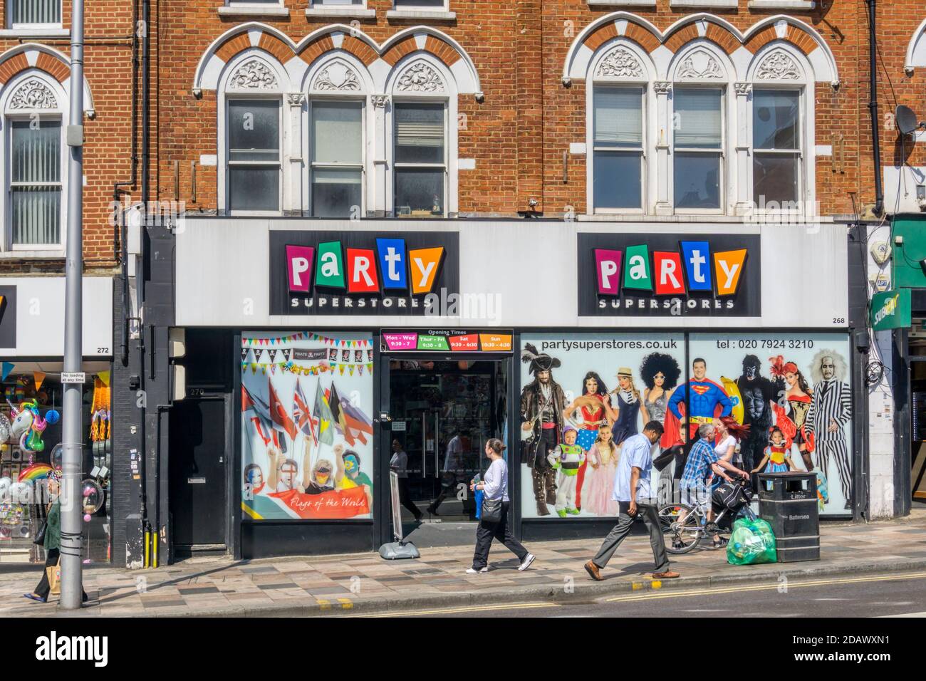 Premises of Party Superstores in Lavender Hill, Clapham Junction. Stock Photo