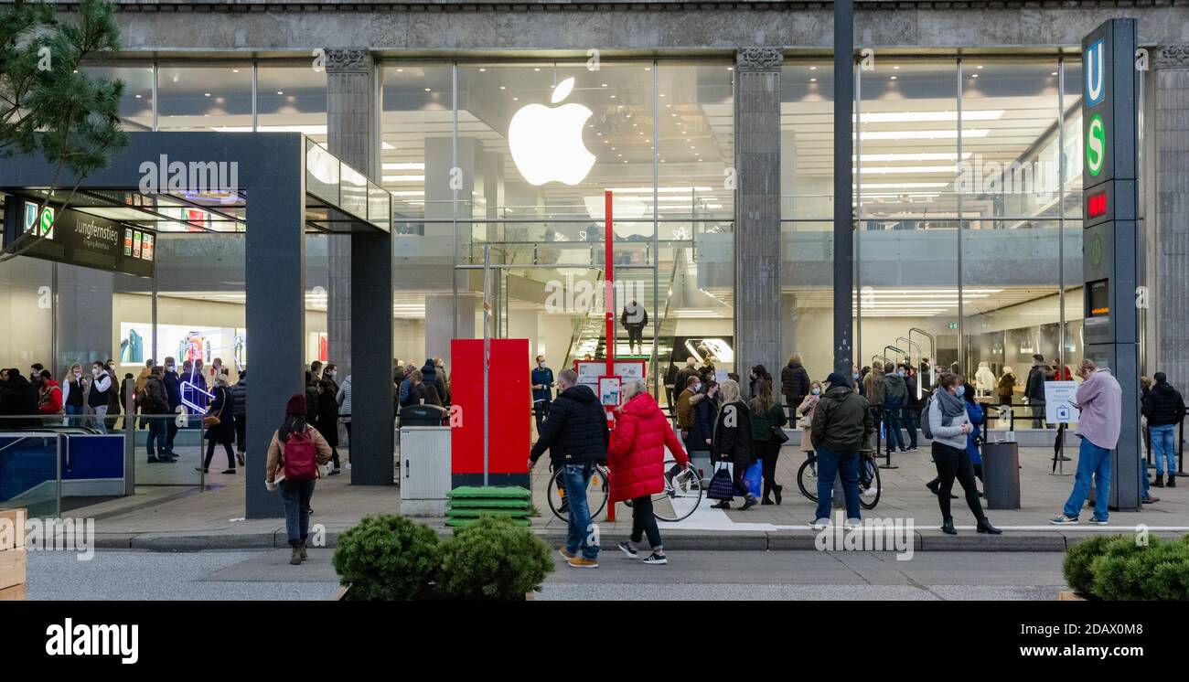 Hamburg, Germany. 14th Nov, 2020. The Hamburg Apple Flagship Store is