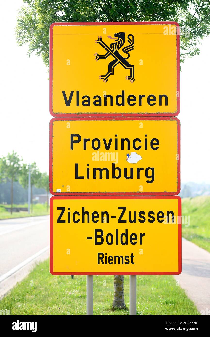 Illustration shows the name of the Zichen-Zussen-Bolder, Riemst  municipality, Limburg Province and Flanders on a road sign, Thursday 17 May  2018. BELG Stock Photo - Alamy