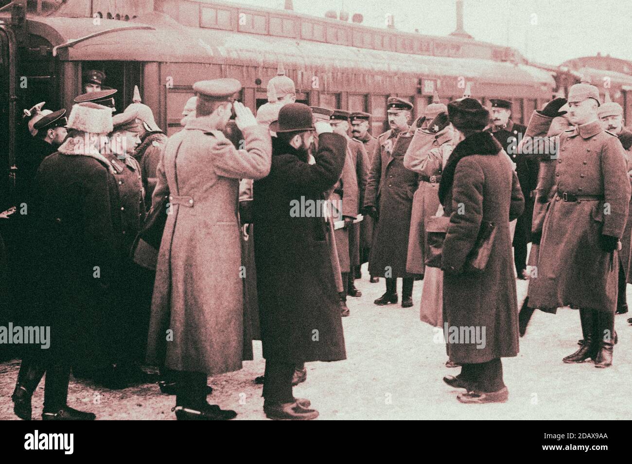 The Truce Negociations at Brest-Litowsk.Reception of the Russian Delegation at Brest-Litowsk Station. 1918 Stock Photo