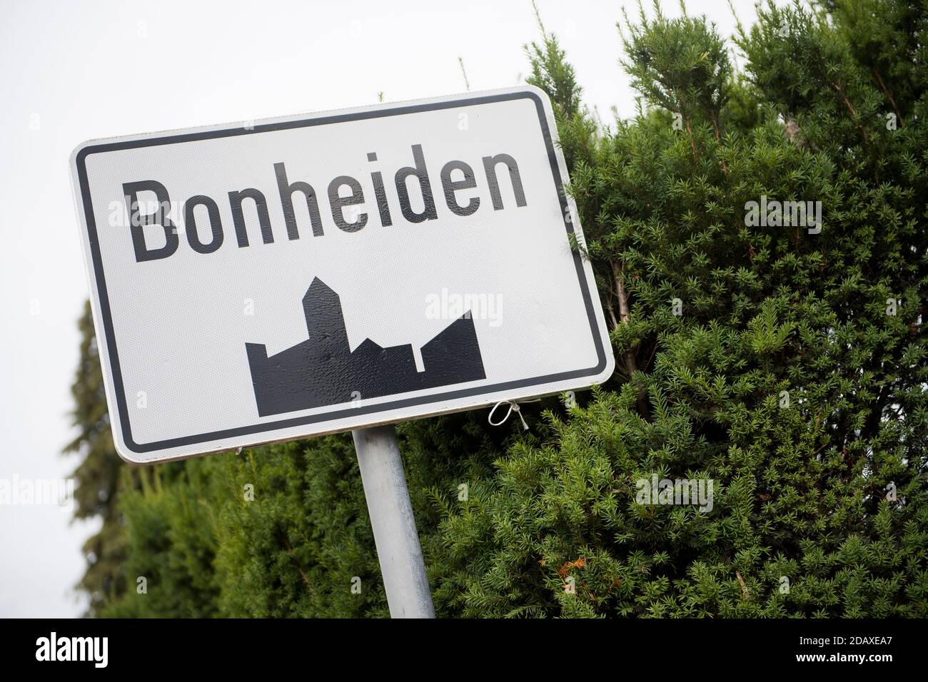 Illustration shows the name of the Bonheiden municipality on a road ...