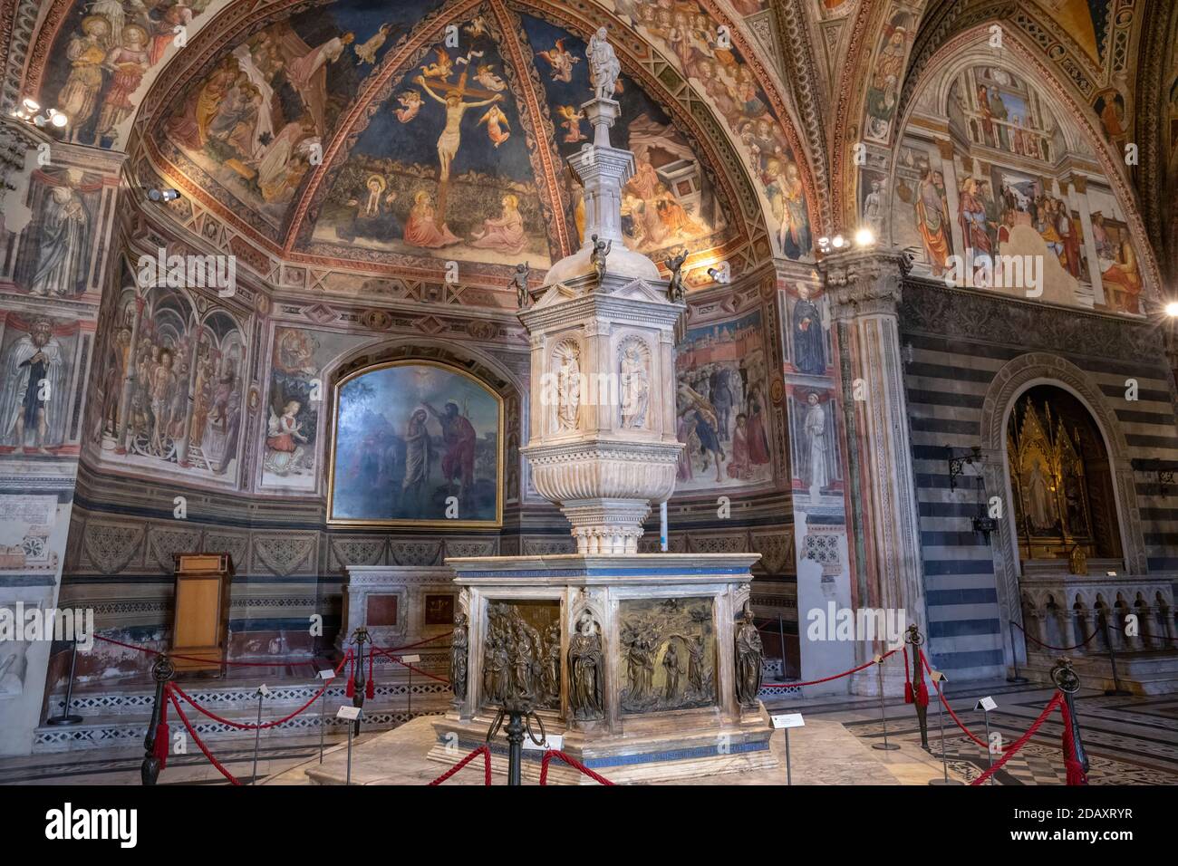 Battistero di san giovanni siena hi-res stock photography and images ...