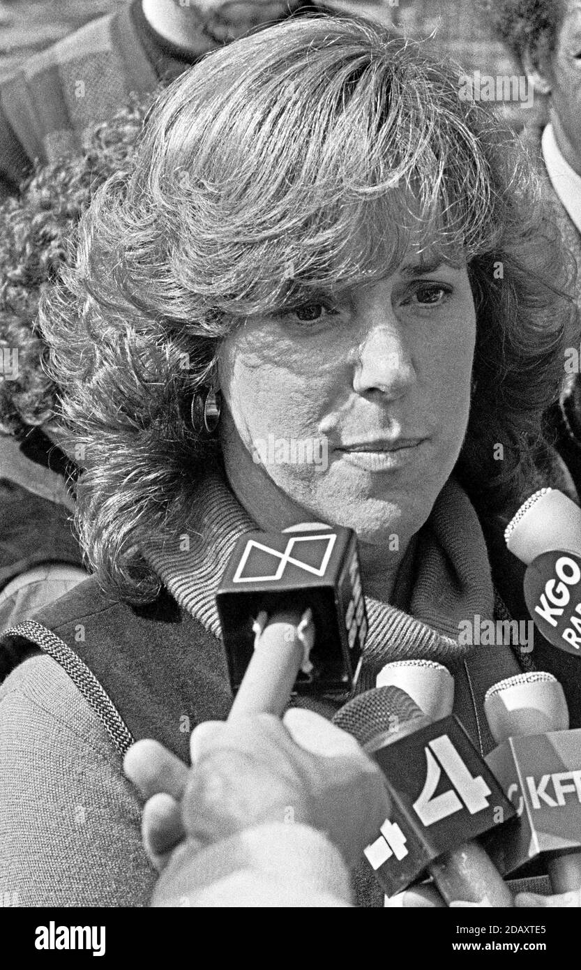 San Francisco Supervisor, Wendy Nelder, talks with the news media, 1980s Stock Photo