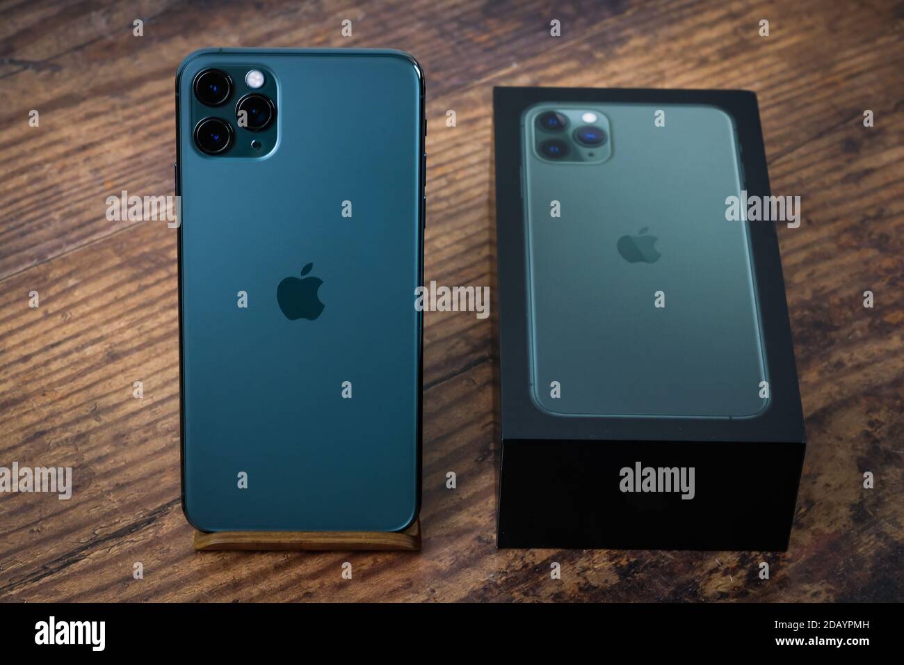 Iphone 11 Pro Max In Midnight Green Color Next To Its Box Stock Photo Alamy