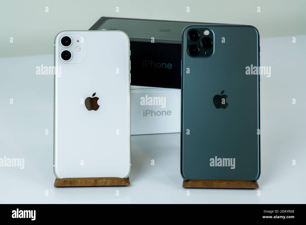 Iphone 11 Pro Max In Midnight Green Next To Iphone 11 In White Stock Photo Alamy Iphone 11 Pro Max In Midnight Green Next To Iphone 11 In White Stock Photo Alamy