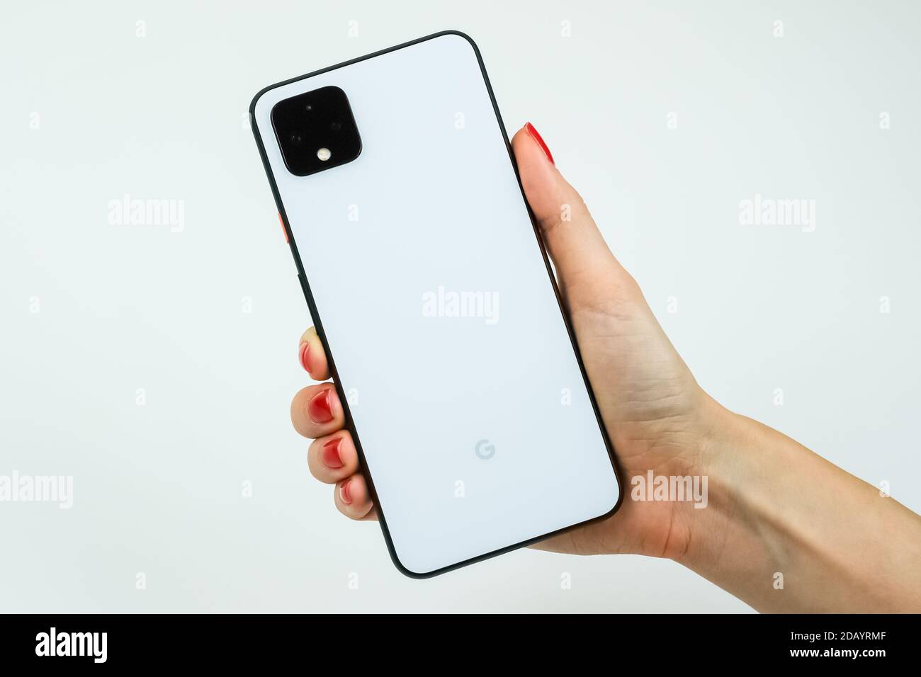 Pixel 4xl smart phone hi-res stock photography and images - Alamy