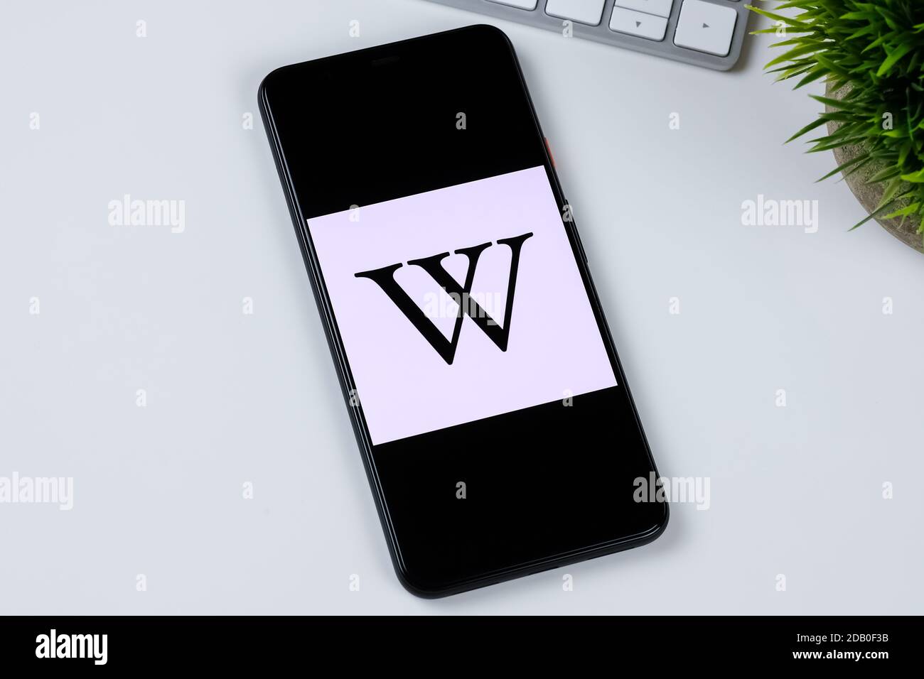 Wikipedia app logo on a smartphone screen. Stock Photo