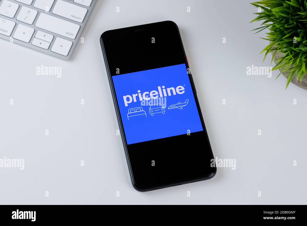 Priceline app logo on a smartphone screen Stock Photo Alamy