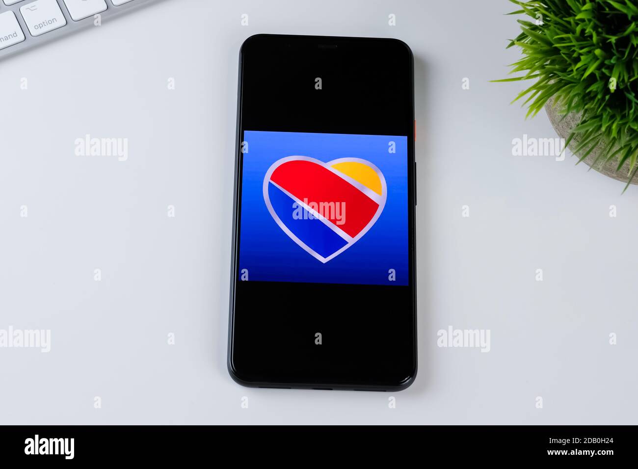 Southwest Airlines app logo on a smartphone screen. Stock Photo