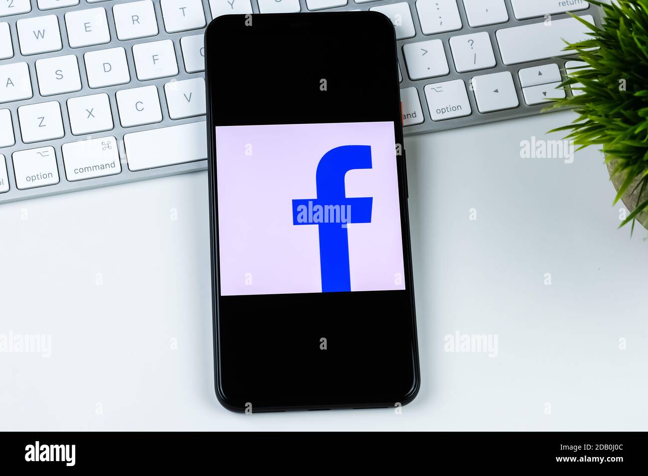 Facebook Lite app logo on a smartphone screen Stock Photo - Alamy