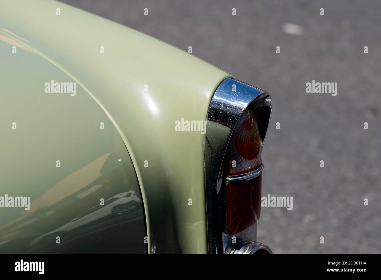 Vintage green car hi-res stock photography and images - Alamy