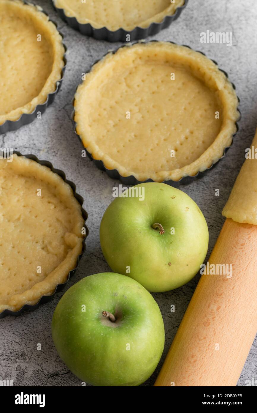 Short crust pastry for apple pies, cooking concept Stock Photo Alamy