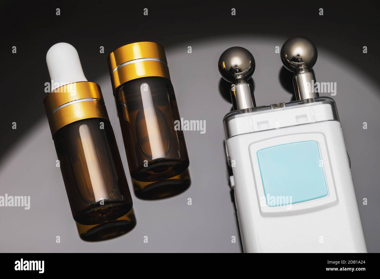 Gel and device for microcurrent stimulation of facial muscles on a