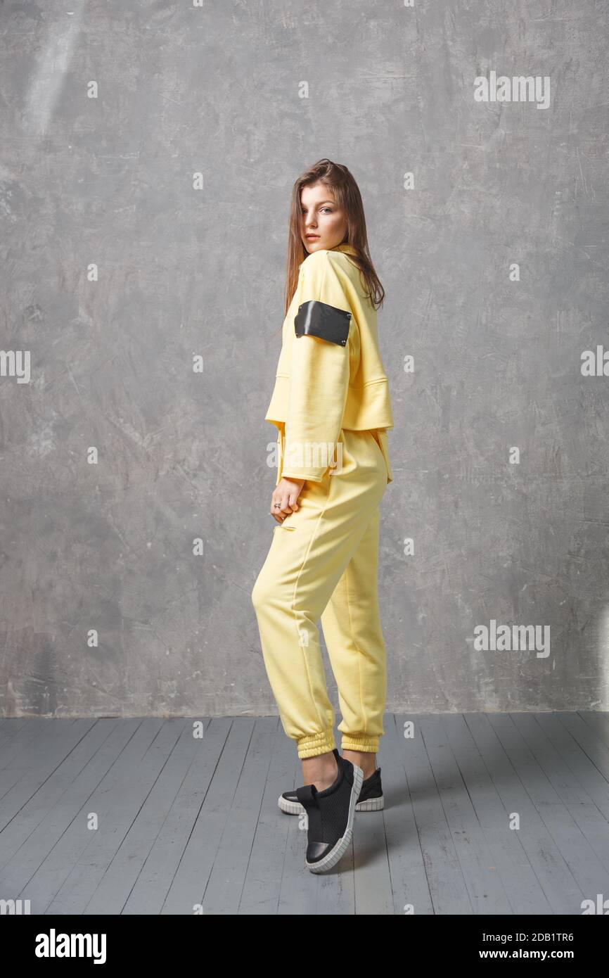 yellow sweatpants outfit