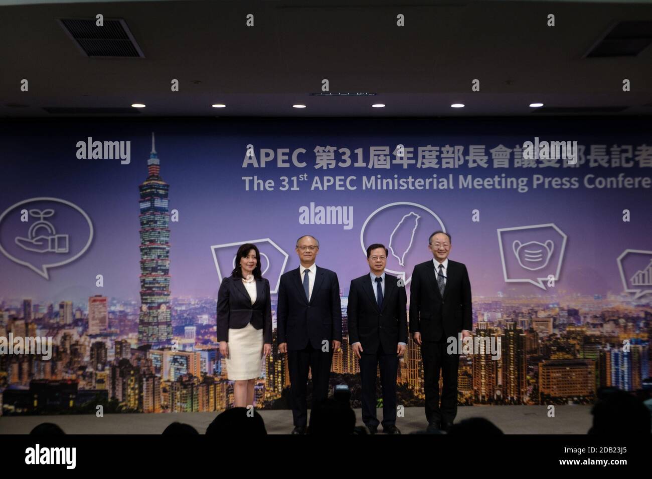 Taipei, Taiwan. 16th Nov, 2020. The board of the press conference seen posing for a picture in front of the media before the 31st Asia-Pacific Economic Cooperation (APEC) meeting. Taipei, Taiwan. November 16, 2020. (Photo by Walid Berrazeg/Sipa USA) Credit: Sipa USA/Alamy Live News Stock Photo