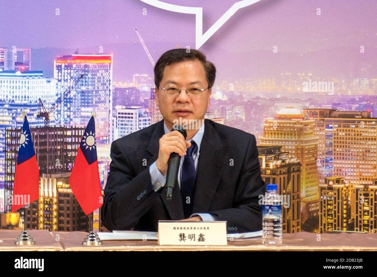 taipei-taiwan-16th-nov-2020-kung-ming-hsin-taiwan-minister-of
