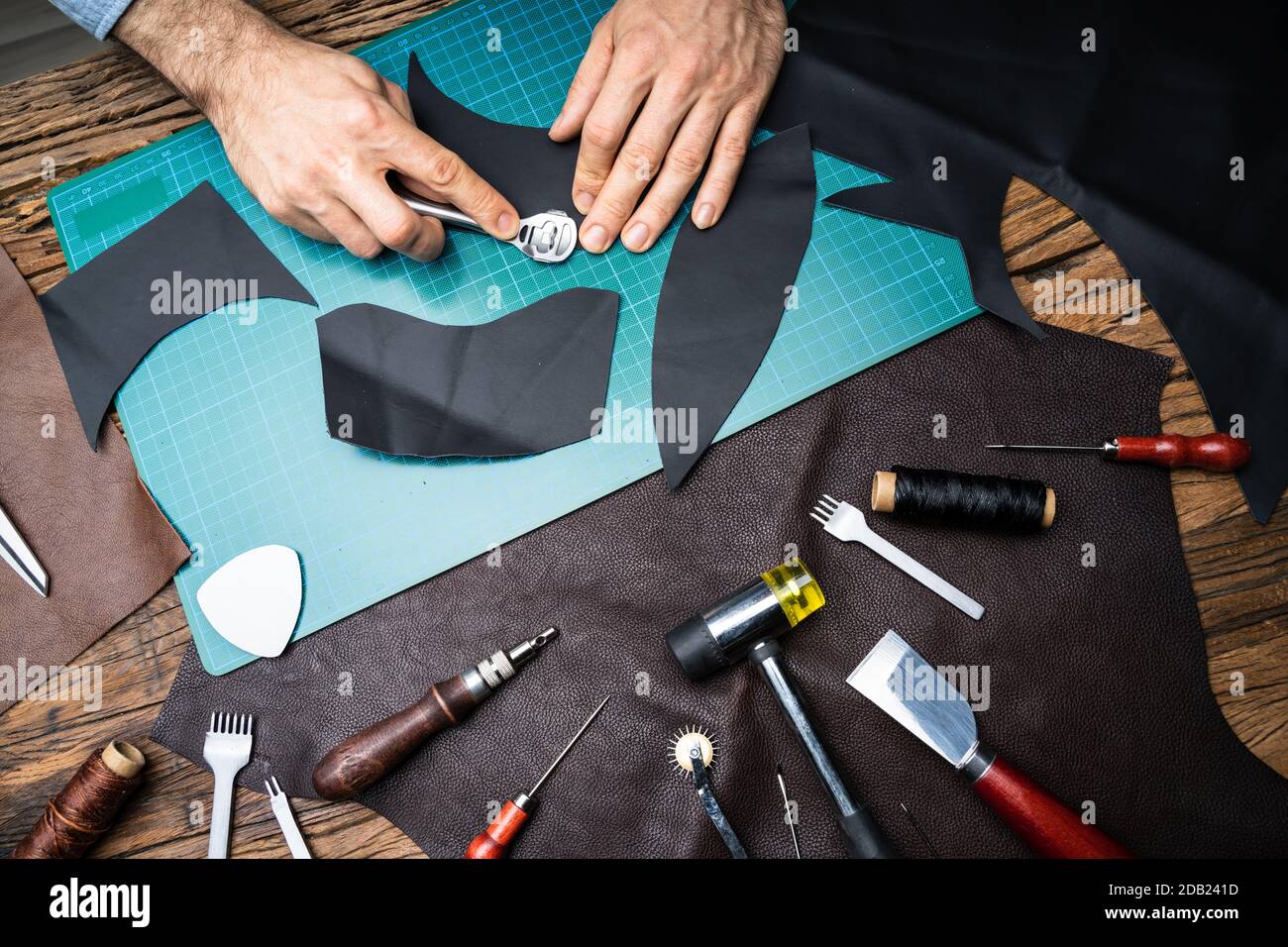 Vintage knife shoemaker old hi-res stock photography and images - Alamy