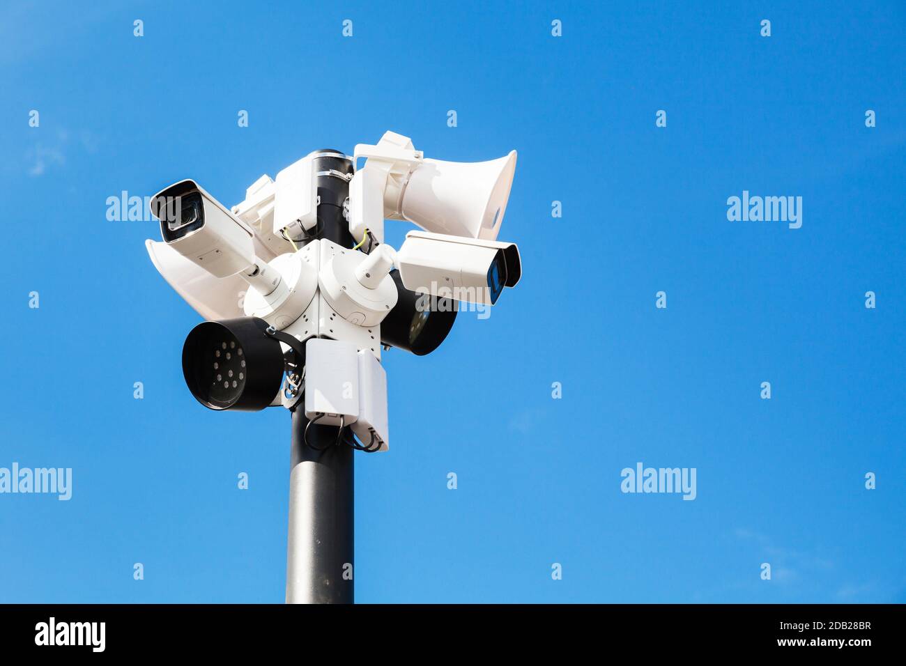 Security camera on light pole hi-res stock photography and images - Alamy