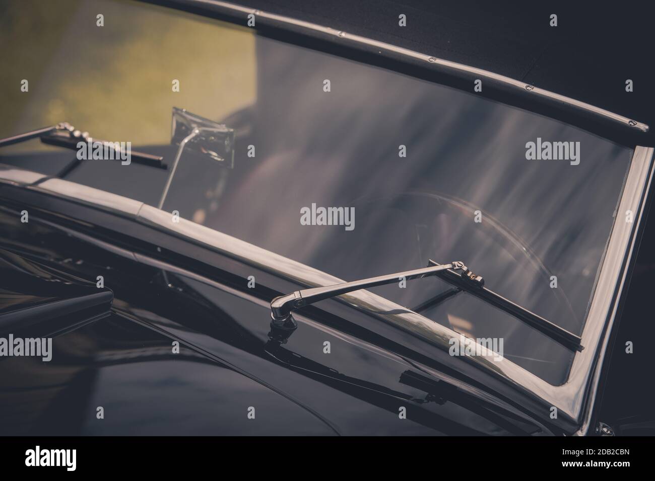 Windscreen wipers vintage car hi-res stock photography and images - Alamy