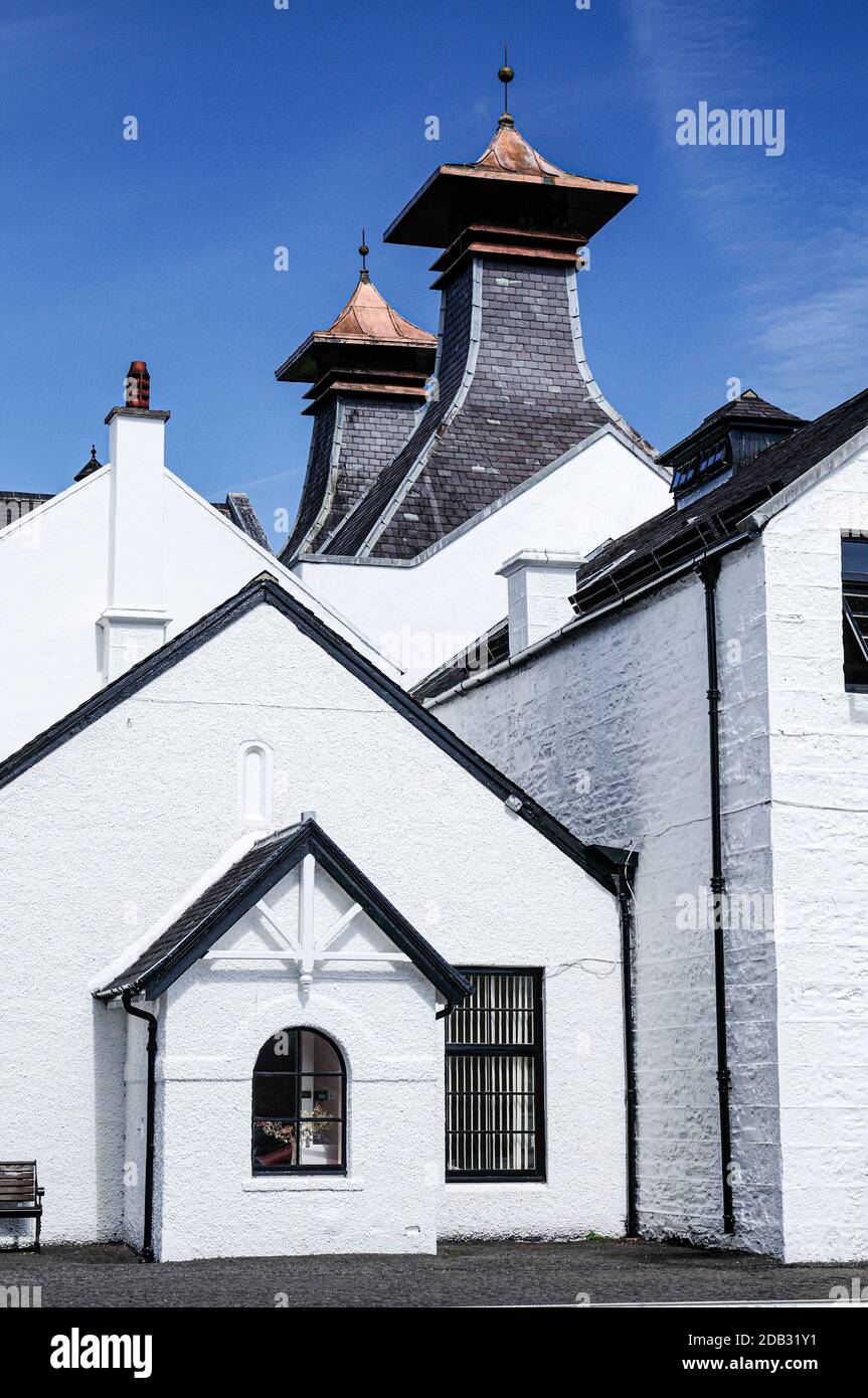 Set in splendid mountain scenery at the heart of the Cairngorm National Park, Dalwhinnie is the highest distillery in Scotland at 1164 feet above sea Stock Photo