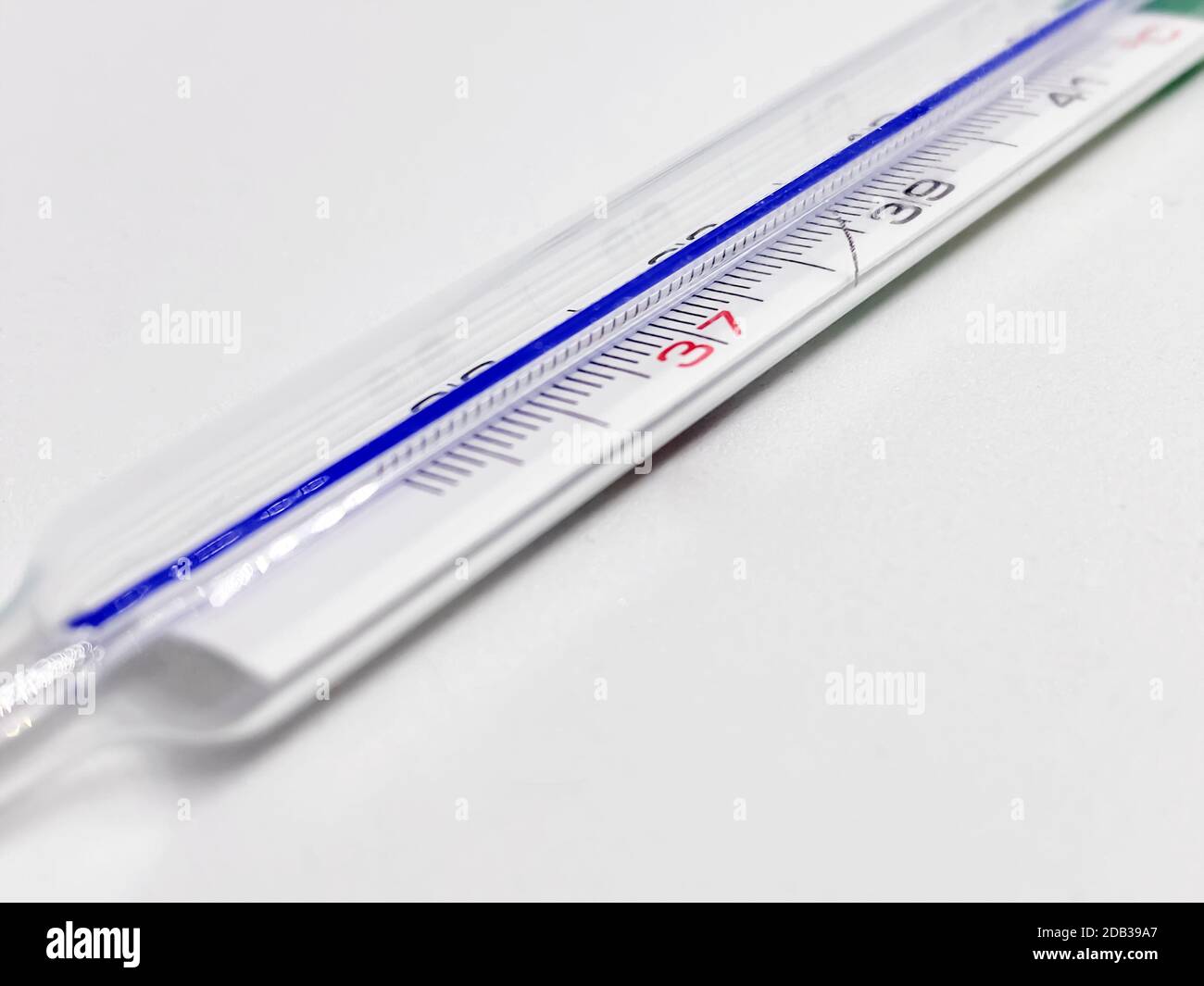 set of realistic mercury thermometer isolated illustration or room  temperature thermometer indoor and outdoor concept. eps 10 vector, easy to  modify Stock Vector