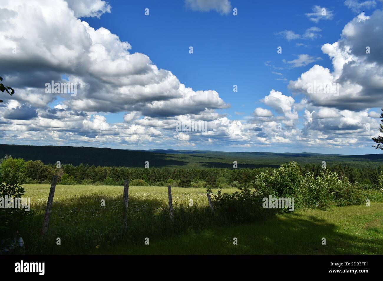 Ciel nuageux à SainteApolline, Québec Stock Photo Alamy