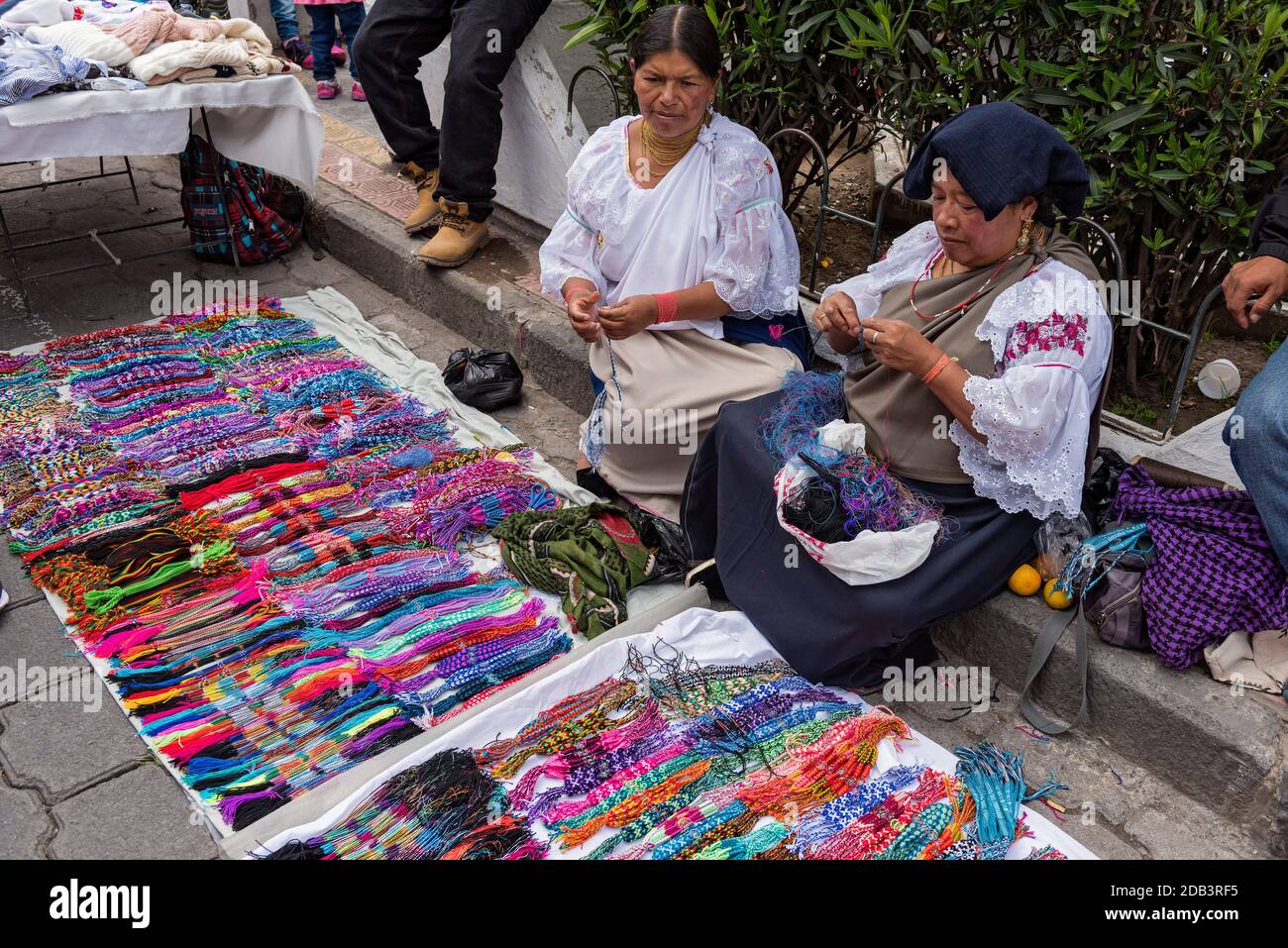 Otavalo market woman hi-res stock photography and images - Page 3 - Alamy