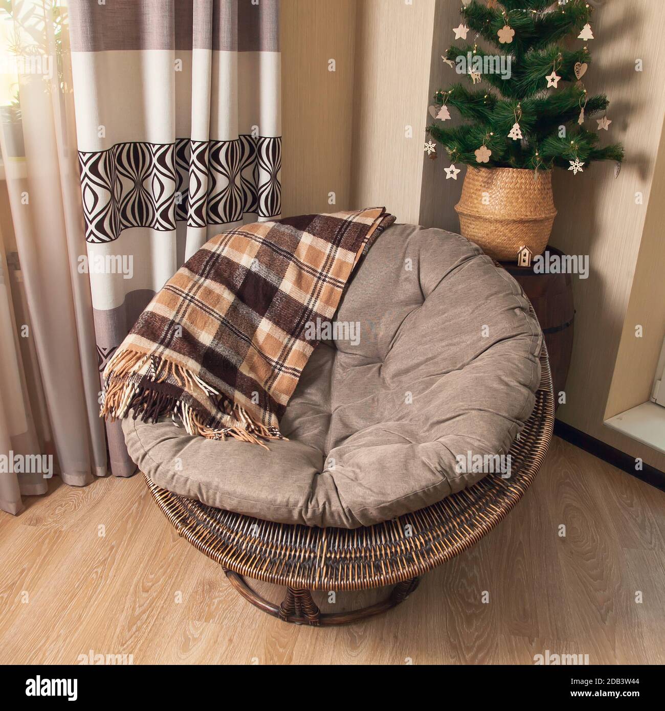 Large round 2024 rattan chair