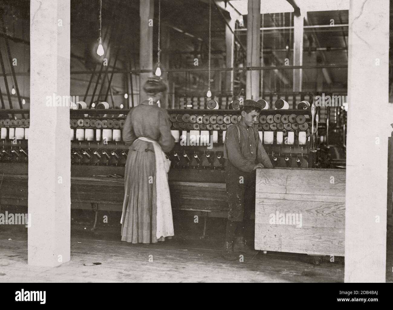 Catawba Cotton Mill, Newton, N.C. Doffer and spooler Stock Photo Alamy
