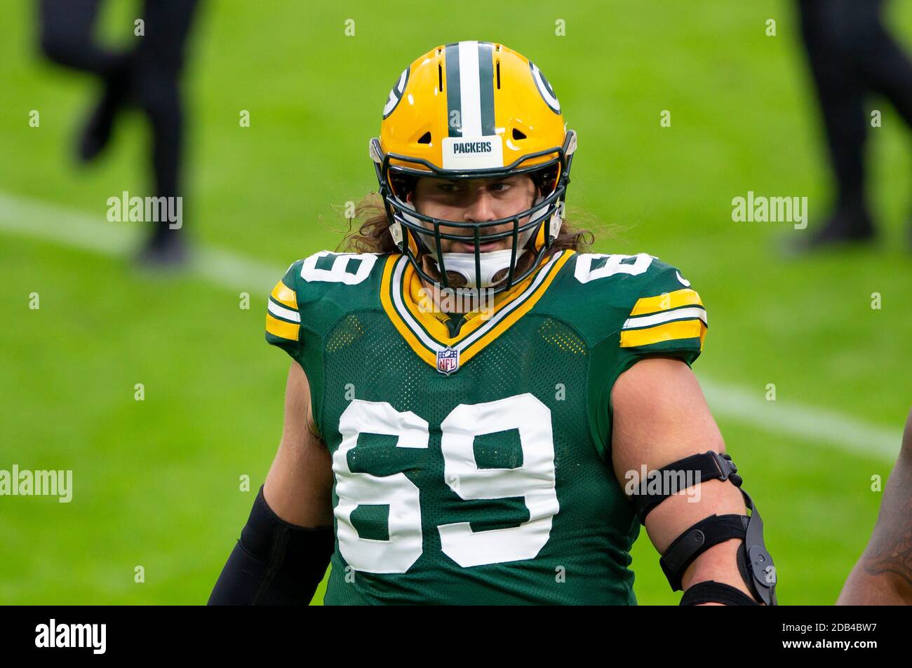 Green Bay Packers offensive tackle David Bakhtiari (69) walks on