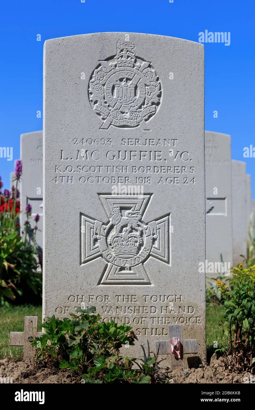Grave of the Scottish/British Victoria Cross recipient sergeant Louis McGuffie (1893-1918) at Zantvoorde British Cemetery in Zonnebeke, Belgium Stock Photo
