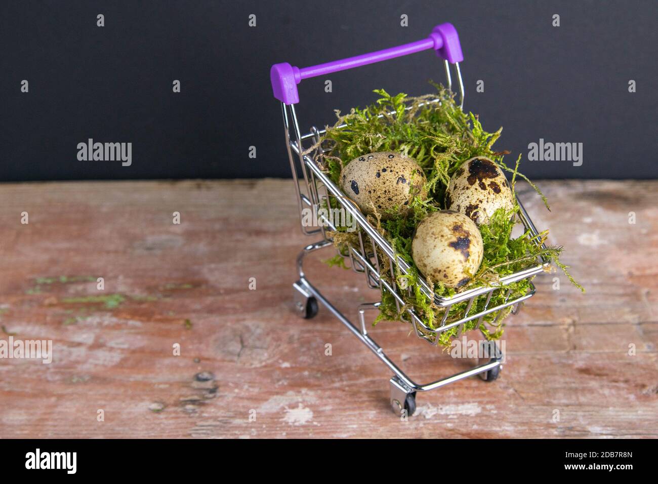 Quail eggs in a supermarket hi-res stock photography and images - Alamy