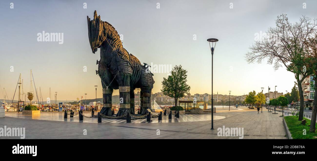 Ficheiro:Replica of Trojan Horse - Canakkale Waterfront