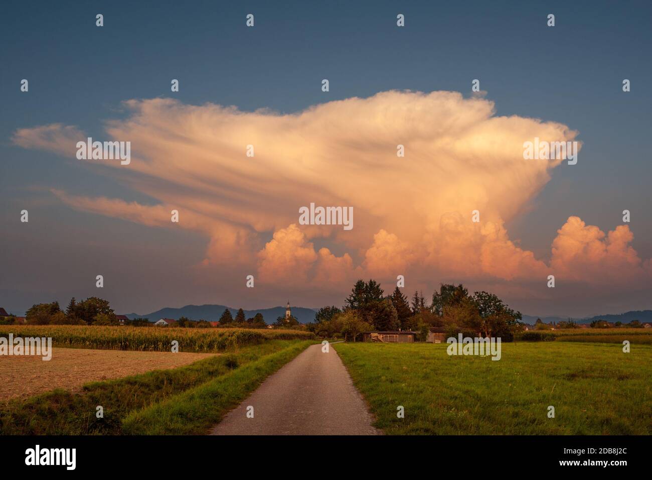 Cumulonimbus bei schönem Wetter Stock Photo