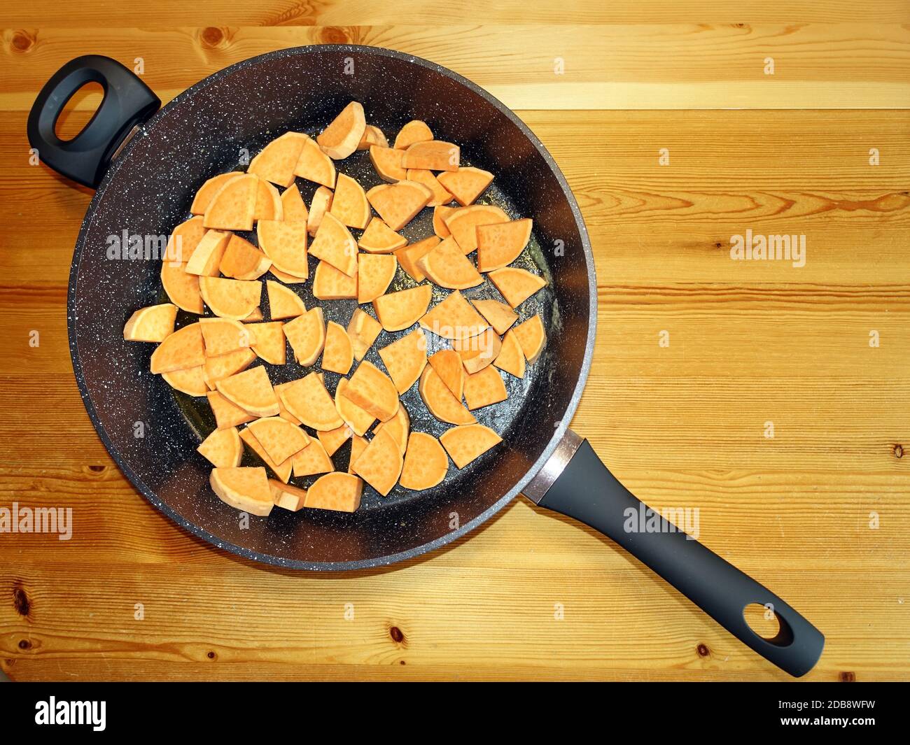 Bratpfanne High Resolution Stock Photography and Images - Alamy