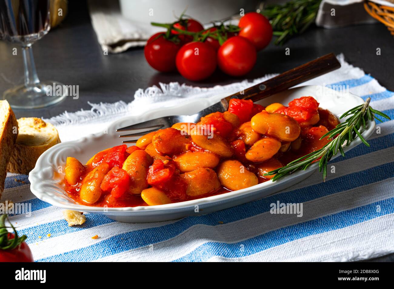 Gigantes Plaki Baked beans in tomato sauce Stock Photo Alamy