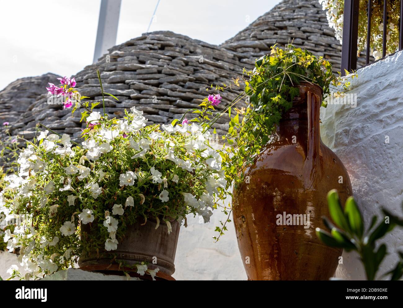 Italy alberobello cafe hi-res stock photography and images - Alamy