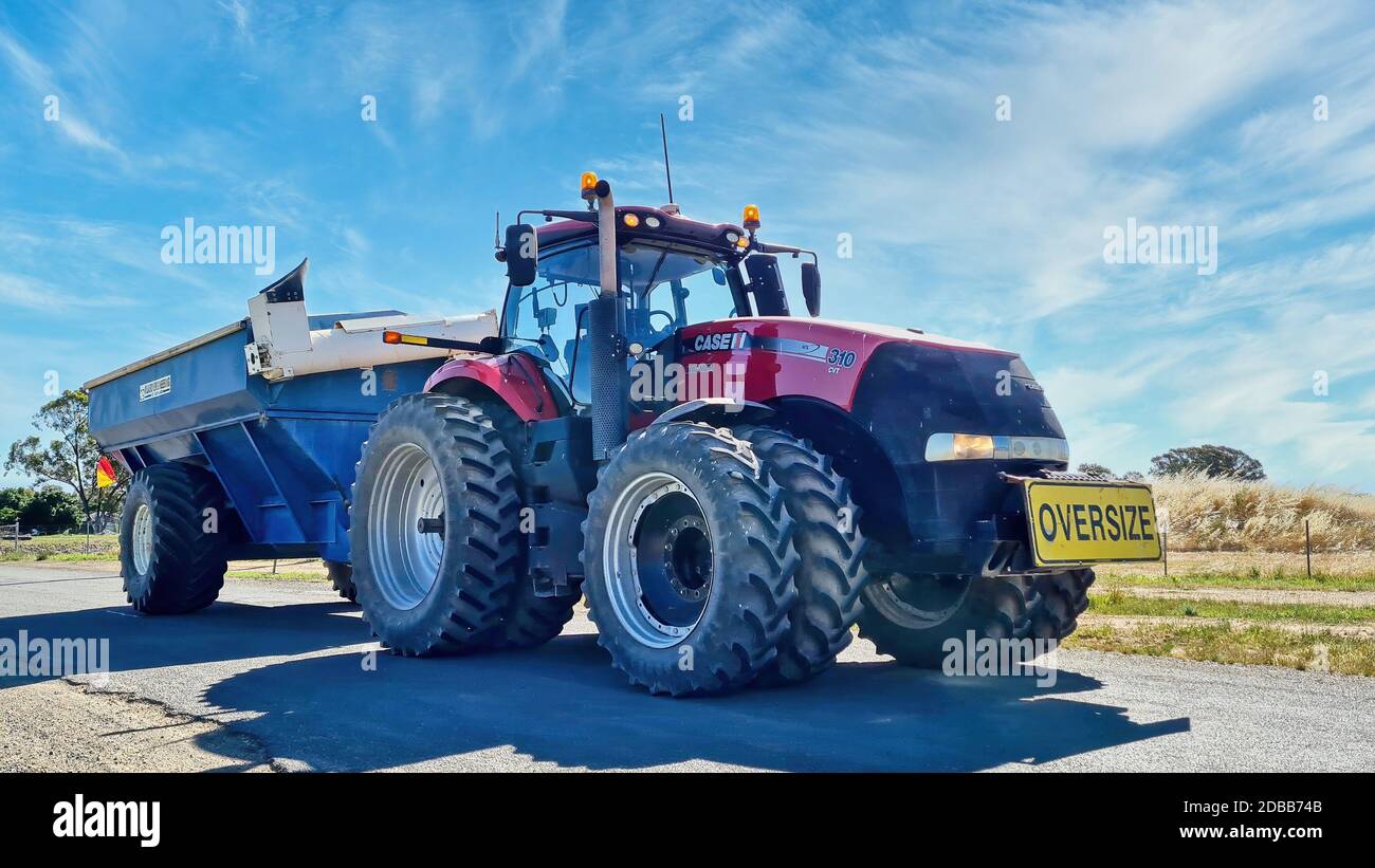 Case magnum 310 hires stock photography and images Alamy