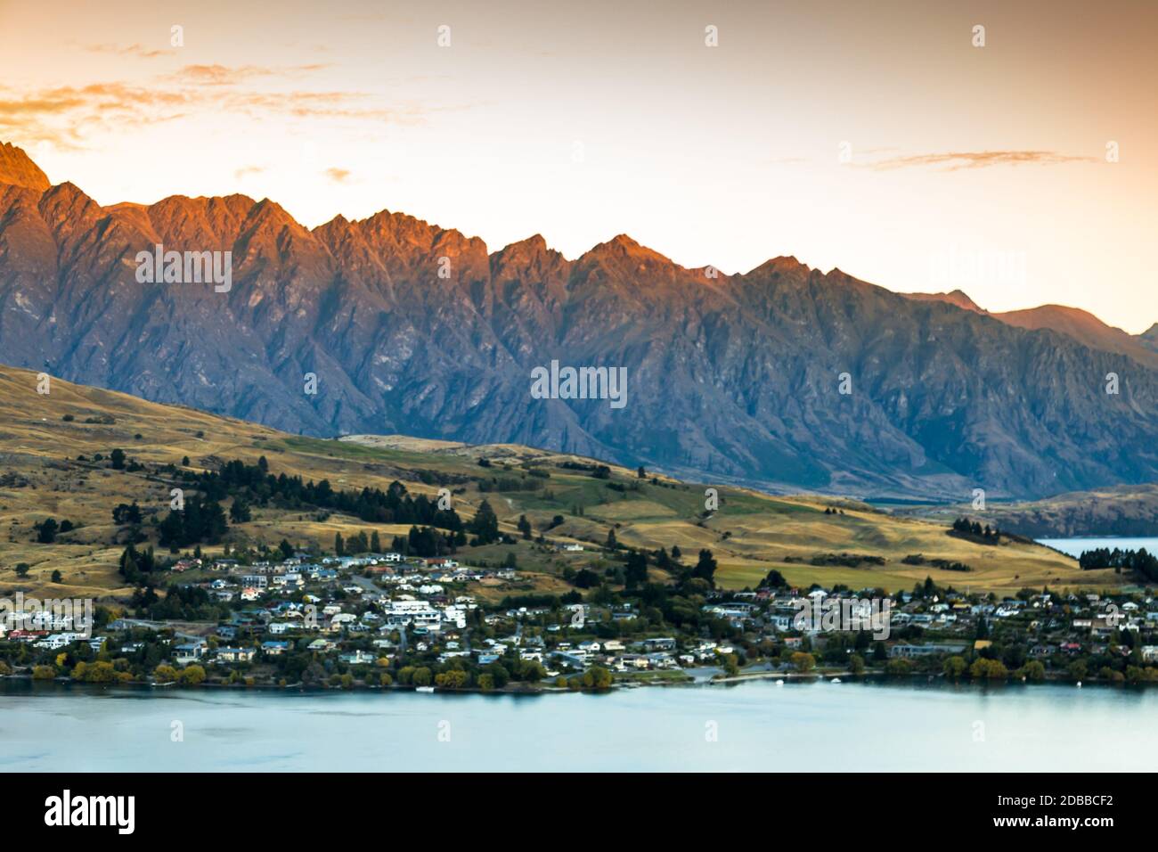 Queenstown in New Zealand. The city of adventure and nature Stock Photo ...