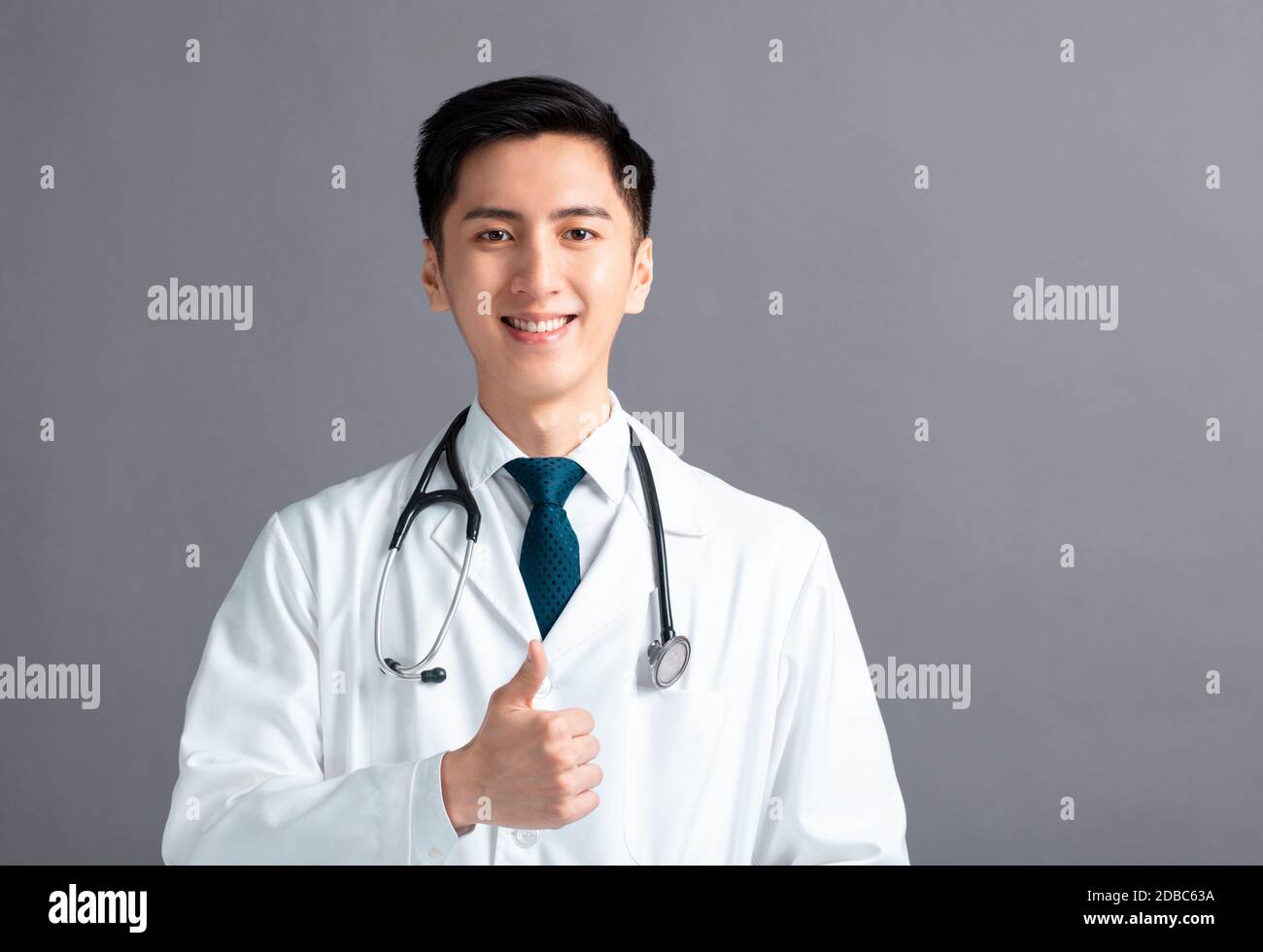 Chinese doctor thumbs up hi-res stock photography and images - Alamy
