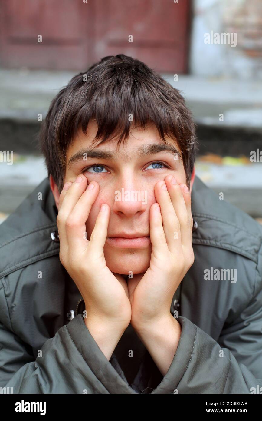 Sad old man outdoor hi-res stock photography and images - Alamy